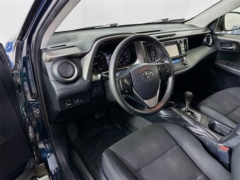 Used 2018 Toyota RAV4 XLE image 10