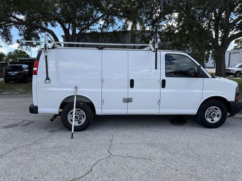 Used 2025 GMC Savana 3500 RWD image 9