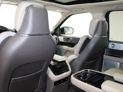 Used 2023 Lincoln Navigator Reserve AWD/4WD image 29