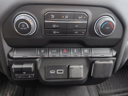 Used 2025 Chevrolet Silverado 2500 Custom w/ Custom Convenience Package image 15