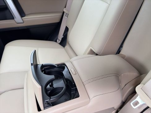 Used 2015 Toyota 4Runner SR5 Premium image 11