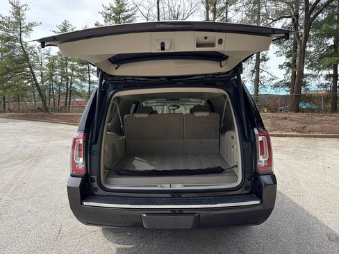 Used 2015 GMC Yukon XL Denali w/ Touring Package image 29
