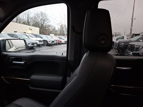 Used 2020 Chevrolet Silverado 1500 LT Trail Boss image 17