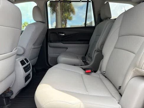 Used 2019 Honda Pilot Elite image 25