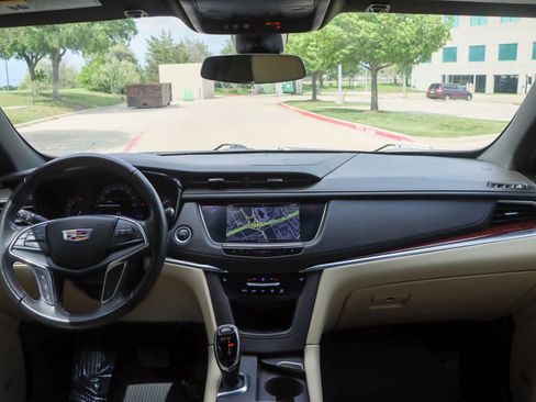 Used 2018 Cadillac XT5 Luxury w/ Driver Awareness Package FWD image 26