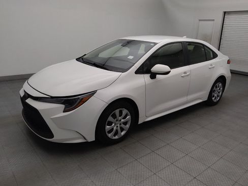 Used 2022 Toyota Corolla LE FWD image 2