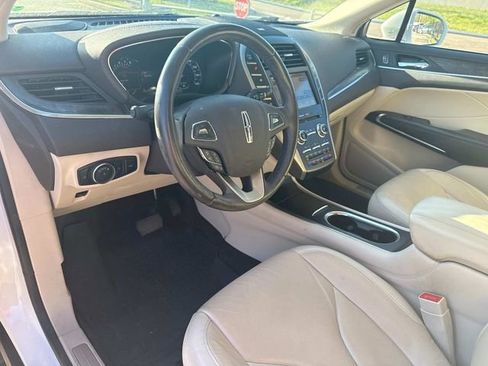 Used 2019 Lincoln MKC Reserve image 24