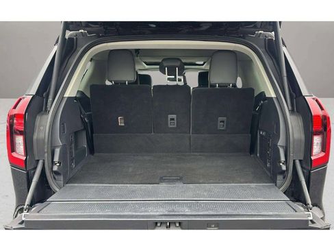 Used 2025 Ford Expedition Active AWD/4WD image 9
