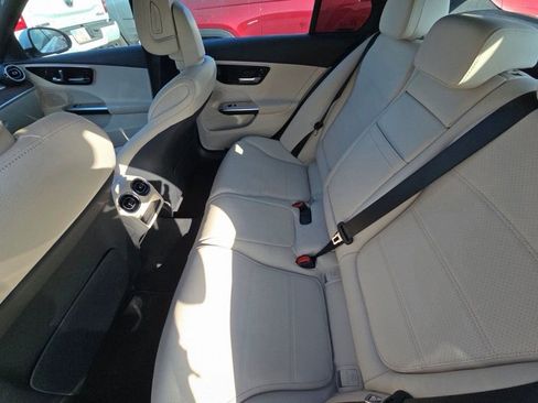 Used 2025 Mercedes-Benz C 300 Sedan image 4
