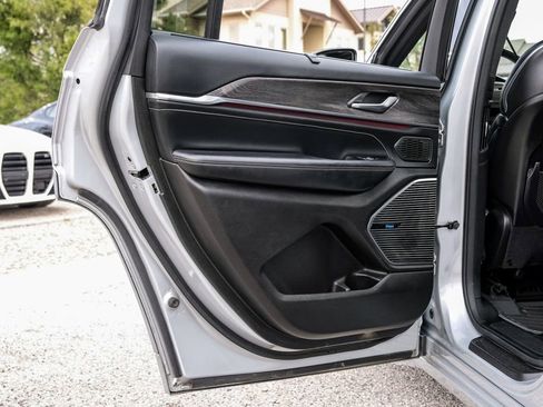 Used 2021 Jeep Grand Cherokee L Overland w/ Luxury Tech Group IV image 55