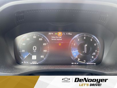 Used 2018 Volvo XC60 T6 Momentum w/ Advanced Package