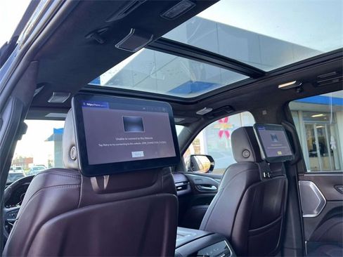 Used 2023 Cadillac Escalade Sport Platinum w/ LPO, ONYX Package image 16