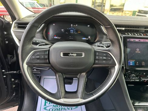 Used 2022 Jeep Grand Cherokee L Limited w/ Luxury Tech Group II AWD/4WD image 15