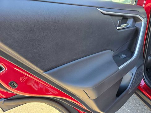 Certified 2025 Toyota RAV4 XLE w/ Convenience Package image 16