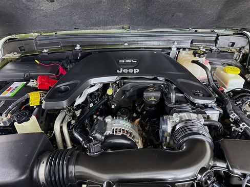 Used 2021 Jeep Wrangler Sport image 27