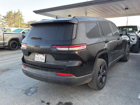 Used 2023 Jeep Grand Cherokee L Laredo image 4