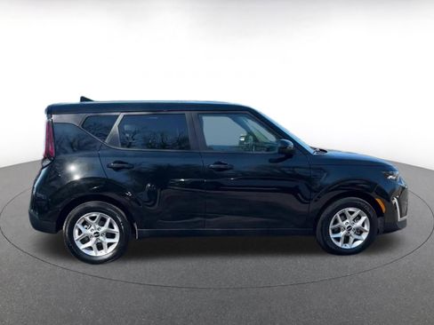 Used 2025 Kia Soul LX w/ LX Technology Package image 16