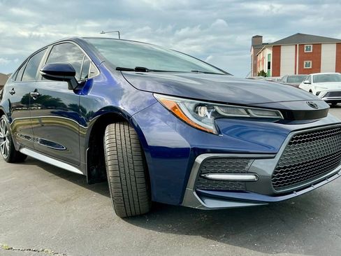 Used 2022 Toyota Corolla SE FWD image 2