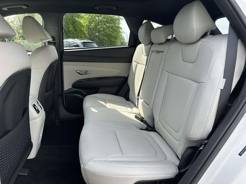 Used 2025 Hyundai Tucson Limited FWD image 17