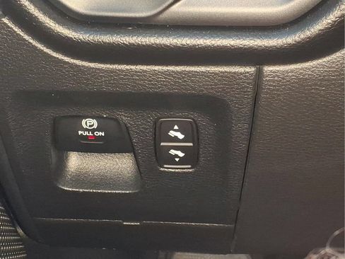 Used 2025 RAM 1500 Big Horn AWD/4WD image 27