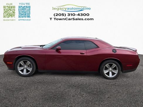 Used 2019 Dodge Challenger SXT image 4