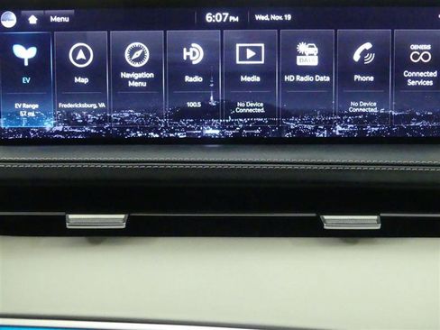 Used 2025 Genesis Electrified GV70 Advanced w/ Prestige Package image 17