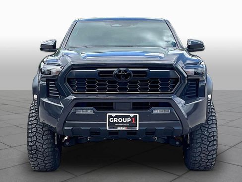 Used 2025 Toyota Tacoma TRD Off-Road w/ TRD Off Road Upgrade Package AWD/4WD image 4