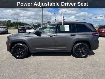 Used 2024 Jeep Grand Cherokee Altitude