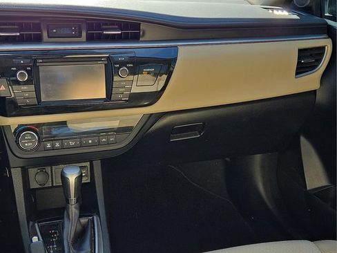 Used 2016 Toyota Corolla L image 19