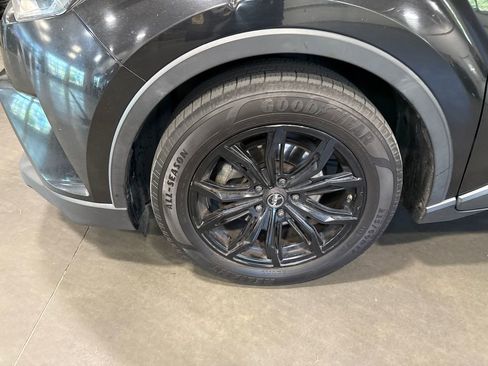 Used 2019 Toyota C-HR LE FWD image 15