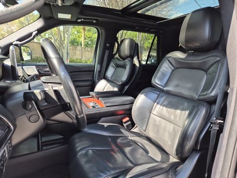 Used 2020 Lincoln Navigator Reserve w/ Equipment Group 208A Reserve image 23