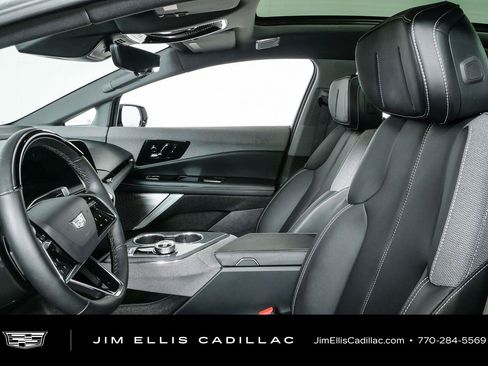 Used 2025 Cadillac Optiq Luxury 1 AWD/4WD image 5