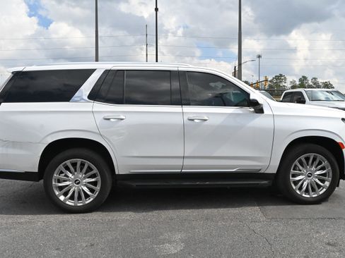 Used 2022 Cadillac Escalade Premium Luxury image 16