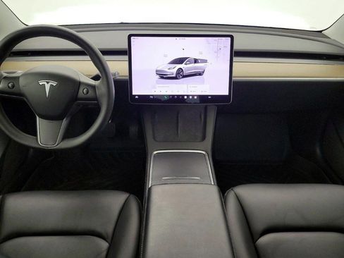 Used 2023 Tesla Model 3 Standard Range image 2