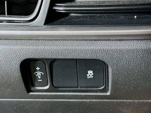 Used 2024 Kia Sorento S image 16