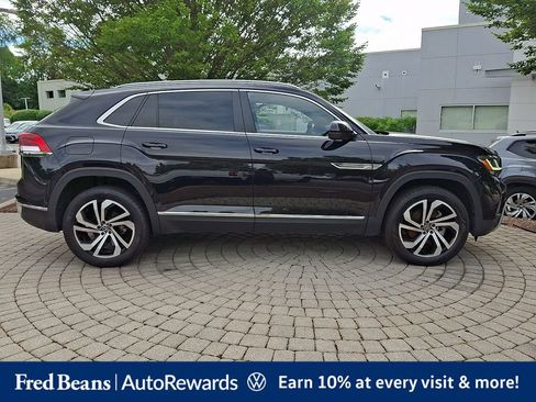 Certified 2022 Volkswagen Atlas Cross Sport SEL AWD/4WD image 9