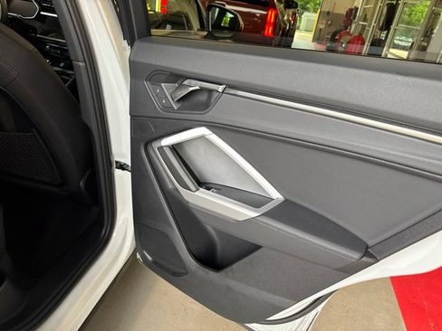 Used 2025 Audi Q3 2.0T Premium AWD/4WD image 19
