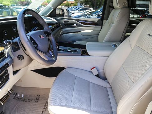Used 2024 Cadillac Escalade Premium Luxury Platinum w/ LPO, Floor Liner Package AWD/4WD image 17