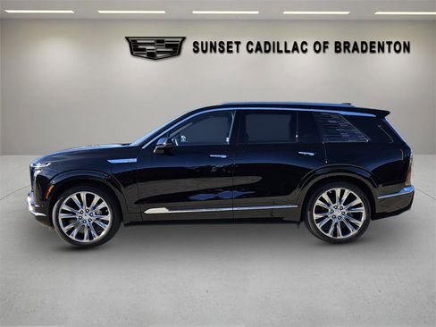 New 2026 Cadillac Vistiq Premium Luxury w/ LPO, Floor Liner Package image 4