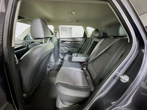Used 2025 Kia Seltos S image 27