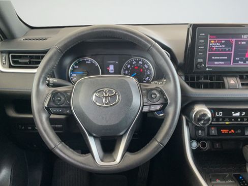 Used 2022 Toyota RAV4 SE w/ SE Grade Weather Package AWD/4WD image 10