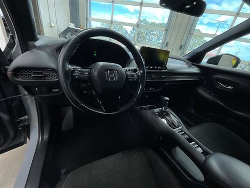Used 2025 Honda HR-V Sport image 12