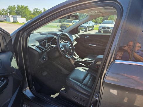 Used 2016 Ford Escape Titanium w/ Equipment Group 301A AWD/4WD image 11