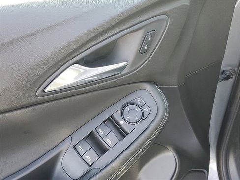 Used 2021 Buick Encore GX Select image 6