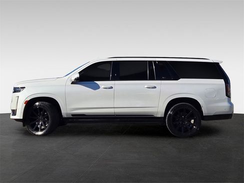 Used 2021 Cadillac Escalade ESV Sport Platinum w/ Heavy-Duty Trailer Package image 3