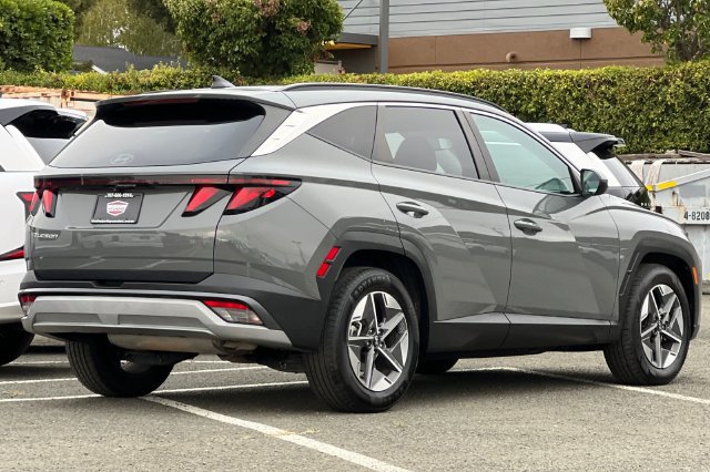 Used 2025 Hyundai Tucson SEL FWD image 5