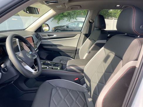 New 2025 Volkswagen Atlas Peak Edition SE image 38