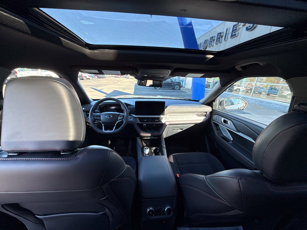 Used 2025 Ford Explorer ST AWD/4WD image 32