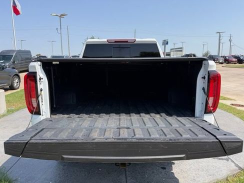 Used 2025 GMC Sierra 1500 SLT AWD/4WD image 7