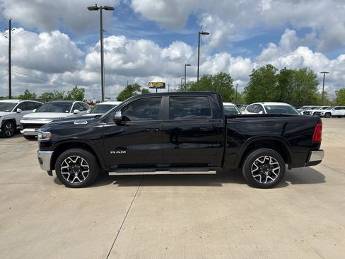 Used 2025 RAM 1500 Laramie AWD/4WD image 8